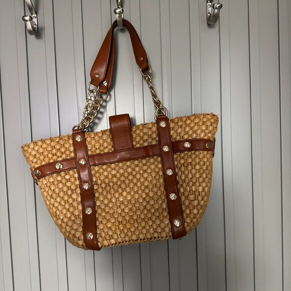 MICHAEL KORS RAFFIA SANTORINI TOTE PURSE, STRAW W/ GOLD CHAIN & BROWN LEATHER - Picture 2 of 11